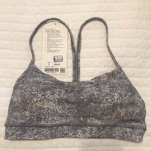Lululemon Flow Y bra *nulu size 6